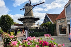 Die wunderschöne Windmühle ist nur ein paar Minuten vom Marktplatz entfernt